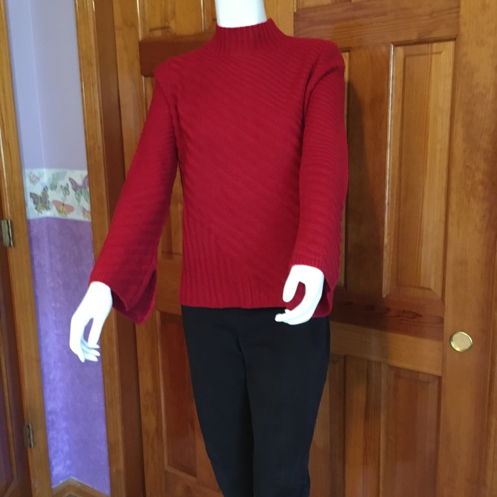 Renuar Red Crew Neck Sweater - Picture 2 of 16
